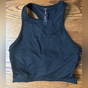 Black crop top workout tank